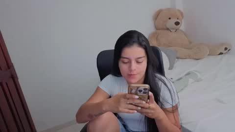 Juli C online show from March 8, 12:30 am