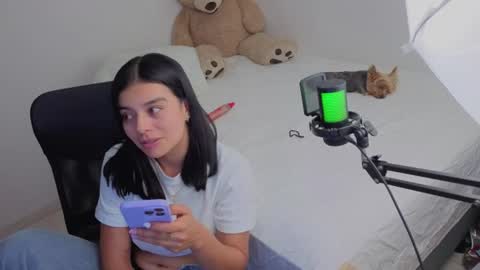 valerihouse_ online show from July 19, 1:42 am
