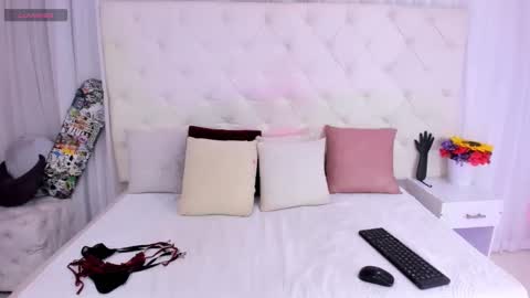valeria111111 online show from September 19, 12:06 pm