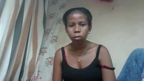 Snapshot of valerinezah chatting on February 4, 5:19 pm valerinezah online show from February 4, 5:19 pm