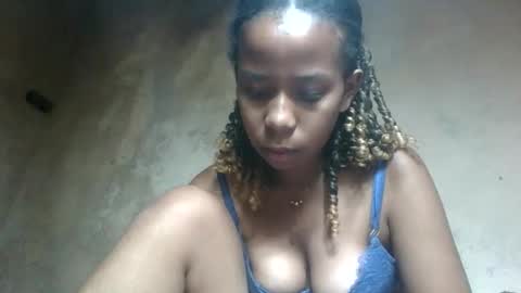 Snapshot of valerinezah chatting on February 18, 5:03 am valerinezah online show from February 18, 5:03 am