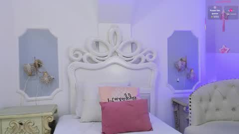   online show from October 8, 12:03 pm