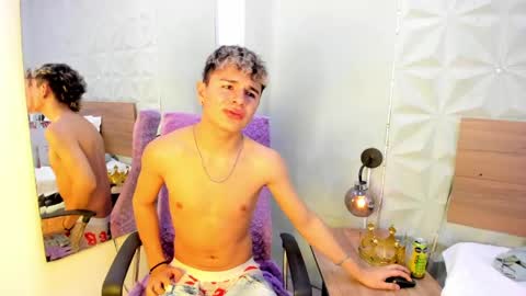 Snapshot of valerius_angel chatting on June 4, 1:00 am V A L E R I U S online show from June 4, 1:00 am
