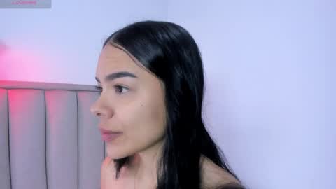 Snapshot of valery__nova chatting on May 1, 12:54 pm Cris online show from May 1, 12:54 pm