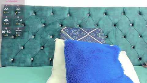 Snapshot of valery_adams13 chatting on September 19, 12:06 pm valery_adams13 online show from September 19, 12:06 pm