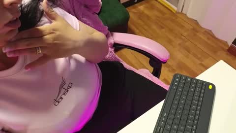 valery cute 18 online show from January 6, 10:52 am