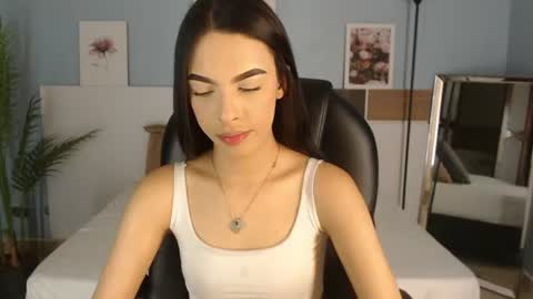 Snapshot of valery_restrepo chatting on July 25, 4:15 pm valery_restrepo online show from July 25, 4:15 pm