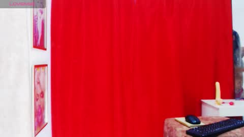 valery_smolls22 online show from October 24, 4:25 pm