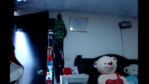 Snapshot of valerybaker1 chatting on April 6, 7:59 pm B V Naughty online show from April 6, 7:59 pm