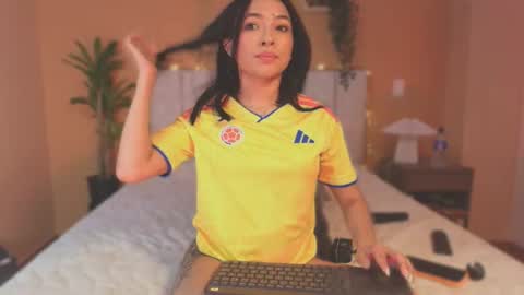 Snapshot of valerycolins chatting on June 24, 5:50 am call me Maria online show from June 24, 5:50 am