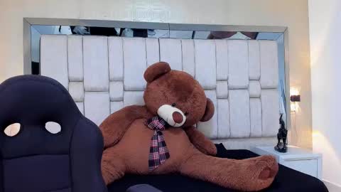 valerycooper23 online show from February 19, 9:22 pm