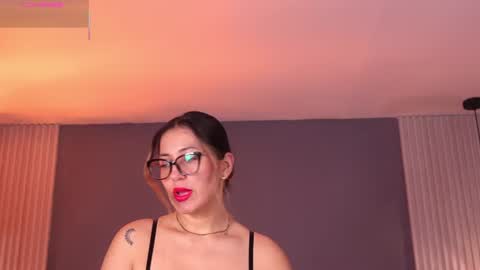 Snapshot of valerynova chatting on June 27, 11:15 am Carla online show from June 27, 11:15 am