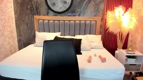 Snapshot of valeryshadey chatting on December 15, 8:02 pm Valerie Shadey online show from December 15, 8:02 pm