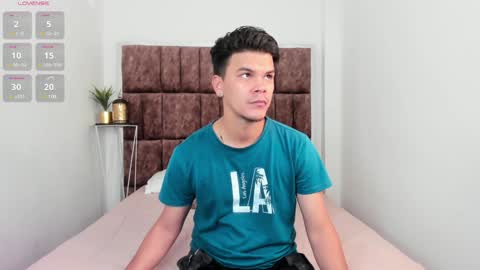 Valery Stonne  online show from January 27, 9:00 pm