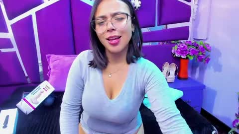 Snapshot of valerysweety__ chatting on June 4, 3:01 am ValerySweety online show from June 4, 3:01 am