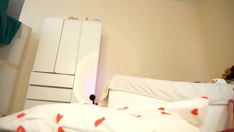 Snapshot of valhalla_5 chatting on February 18, 10:44 am Lily online show from February 18, 10:44 am