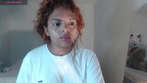 VALIENTE  online show from December 1, 12:15 am