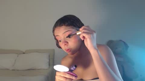 Snapshot of valientegirl_ chatting on February 2, 2:43 am VALIENTE online show from February 2, 2:43 am