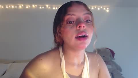 Snapshot of valientegirl_ chatting on February 3, 12:53 am VALIENTE online show from February 3, 12:53 am