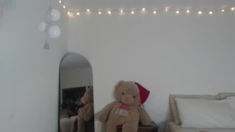 Snapshot of valientegirl_ chatting on February 21, 12:55 am VALIENTE online show from February 21, 12:55 am