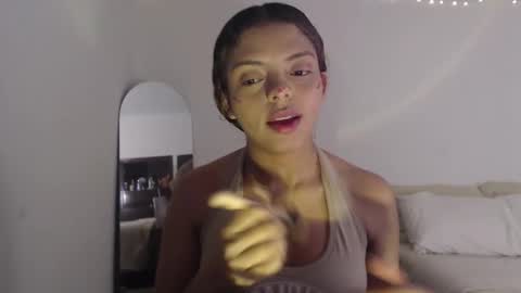 Snapshot of valientegirl_ chatting on February 23, 1:25 am VALIENTE online show from February 23, 1:25 am