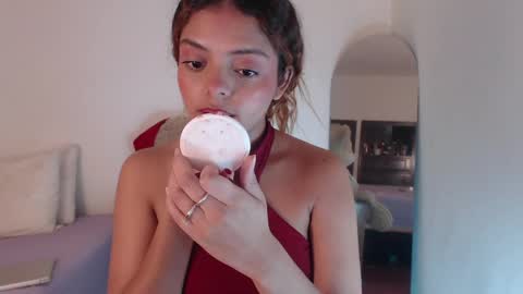 VALIENTE  online show from March 19, 2:48 am