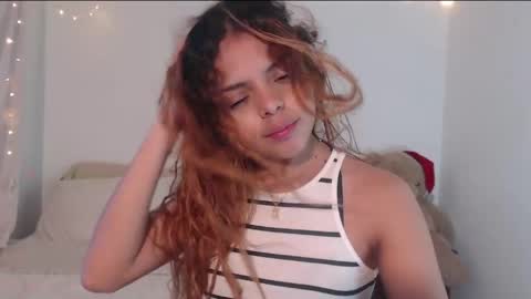 VALIENTE  online show from April 19, 10:34 pm