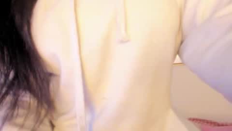 Snapshot of valka_collins chatting on February 28, 3:51 am Valka online show from February 28, 3:51 am