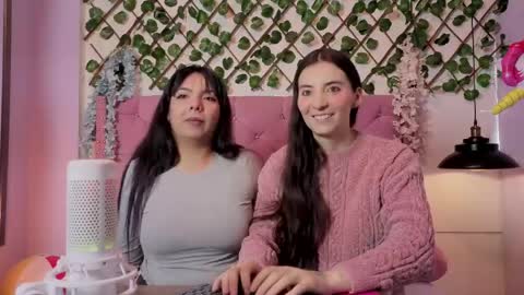 Valkiria and Dione online show from April 14, 1:06 pm