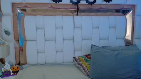 Snapshot of valkiria_moore chatting on October 7, 11:13 pm Valkiria moore online show from October 7, 11:13 pm