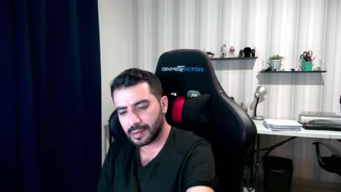 Roberto Carlos online show from October 28, 12:58 am