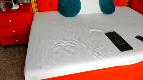 Snapshot of valleriejonnes chatting on October 10, 5:39 am Valerie Val V online show from October 10, 5:39 am