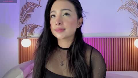 valleriie_ online show from March 22, 4:43 pm