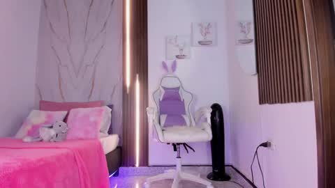 Vallolet Peach  online show from October 7, 11:29 am