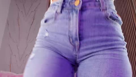 Vallolet Peach  online show from October 17, 11:24 am