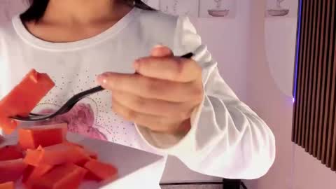 Vallolet Peach  online show from February 11, 12:10 pm