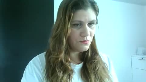 Snapshot of valu2208 chatting on September 10, 4:07 pm valu2208 online show from September 10, 4:07 pm