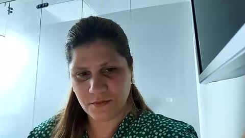 Snapshot of valu2208 chatting on October 3, 5:21 pm valu2208 online show from October 3, 5:21 pm