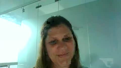 Snapshot of valu2208 chatting on December 16, 8:03 pm valu2208 online show from December 16, 8:03 pm