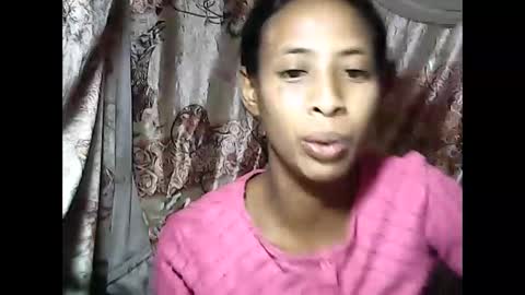 Snapshot of valysexyhot chatting on May 6, 5:35 am valysexyhot online show from May 6, 5:35 am