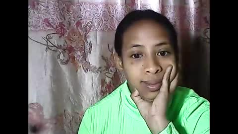 Snapshot of valysexyhot chatting on June 8, 4:46 am valysexyhot online show from June 8, 4:46 am