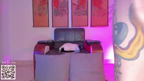 Snapshot of valyturner chatting on December 1, 7:58 pm online show from December 1, 7:58 pm