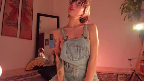 Snapshot of valyturner chatting on March 9, 11:03 pm online show from March 9, 11:03 pm