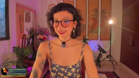 Snapshot of valyturner chatting on October 16, 10:22 pm online show from October 16, 10:22 pm