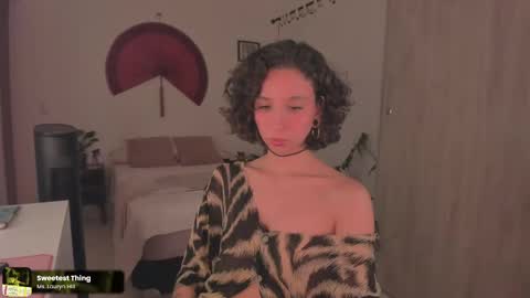Snapshot of valyturner chatting on May 25, 1:44 am online show from May 25, 1:44 am