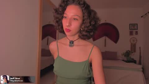 Snapshot of valyturner chatting on June 12, 12:31 am online show from June 12, 12:31 am