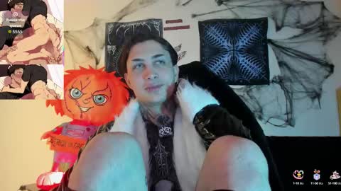 david guzman i model independenthelp me with a thumbs up online show from October 12, 3:38 am