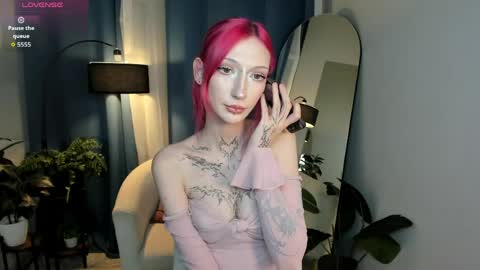 Snapshot of vampray_ chatting on June 6, 9:19 pm Leyla online show from June 6, 9:19 pm