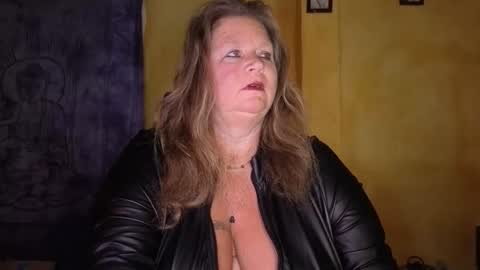 Snapshot of vampwoman chatting on February 8, 9:45 am vampwoman online show from February 8, 9:45 am