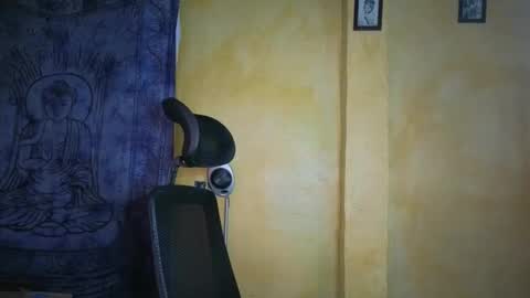 Snapshot of vampwoman chatting on February 11, 9:36 am vampwoman online show from February 11, 9:36 am